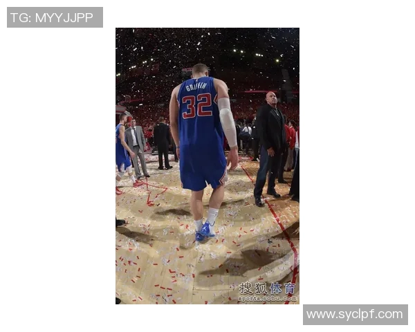 NBA季后赛首轮震撼对决回顾各队激烈角逐与惊心动魄时刻分析