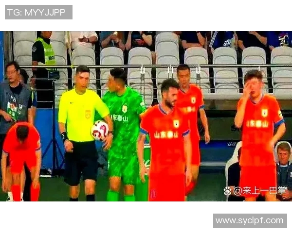 球迷炸锅：VAR这一行为引热议！